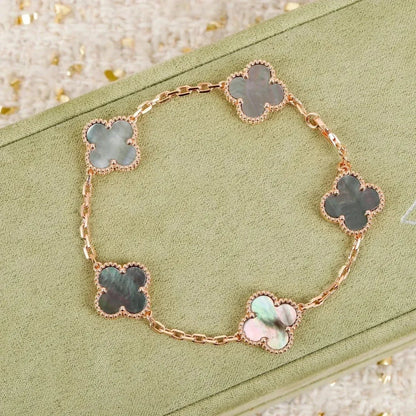 [Aurelle Style] CLOVER 5 MOTIF GRAY MOP BRACELET COLLECTION
