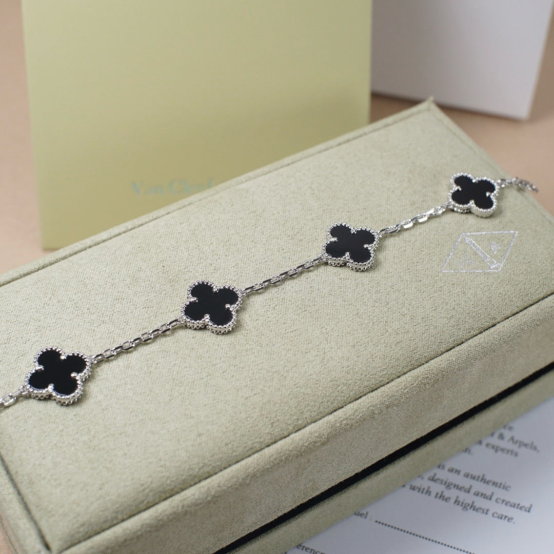 [Aurelle Style] CLOVER 5 MOTIF ONYXS BRACELET COLLECTION