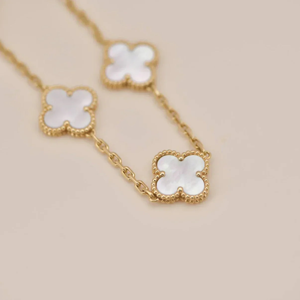 [Aurelle Style]CLOVER WHITE PEARL MOP 5 MOTIF BRACELET COLLECTION