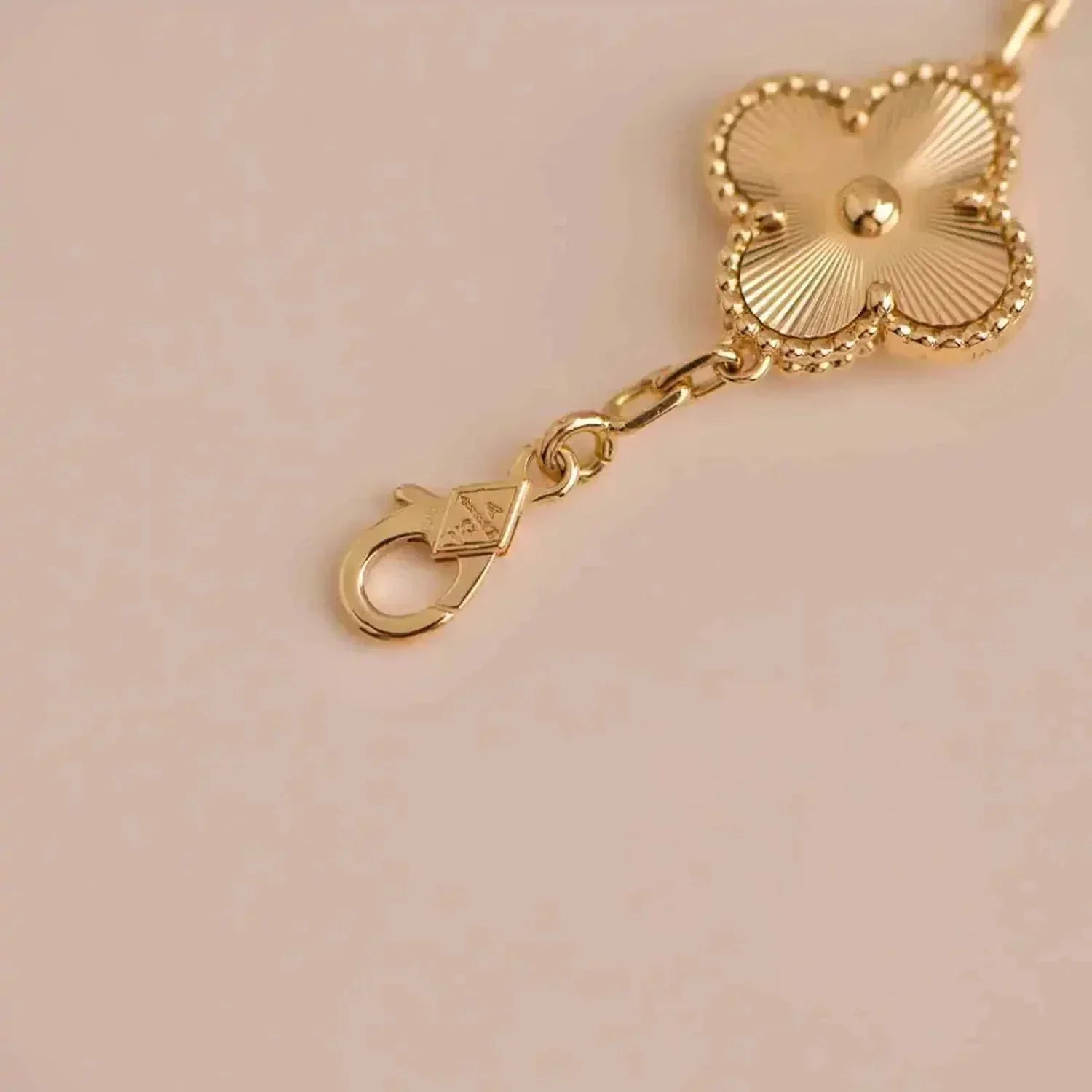 [Aurelle Style] CLOVER 5 MOTIF LASER BRACELET COLLECTION