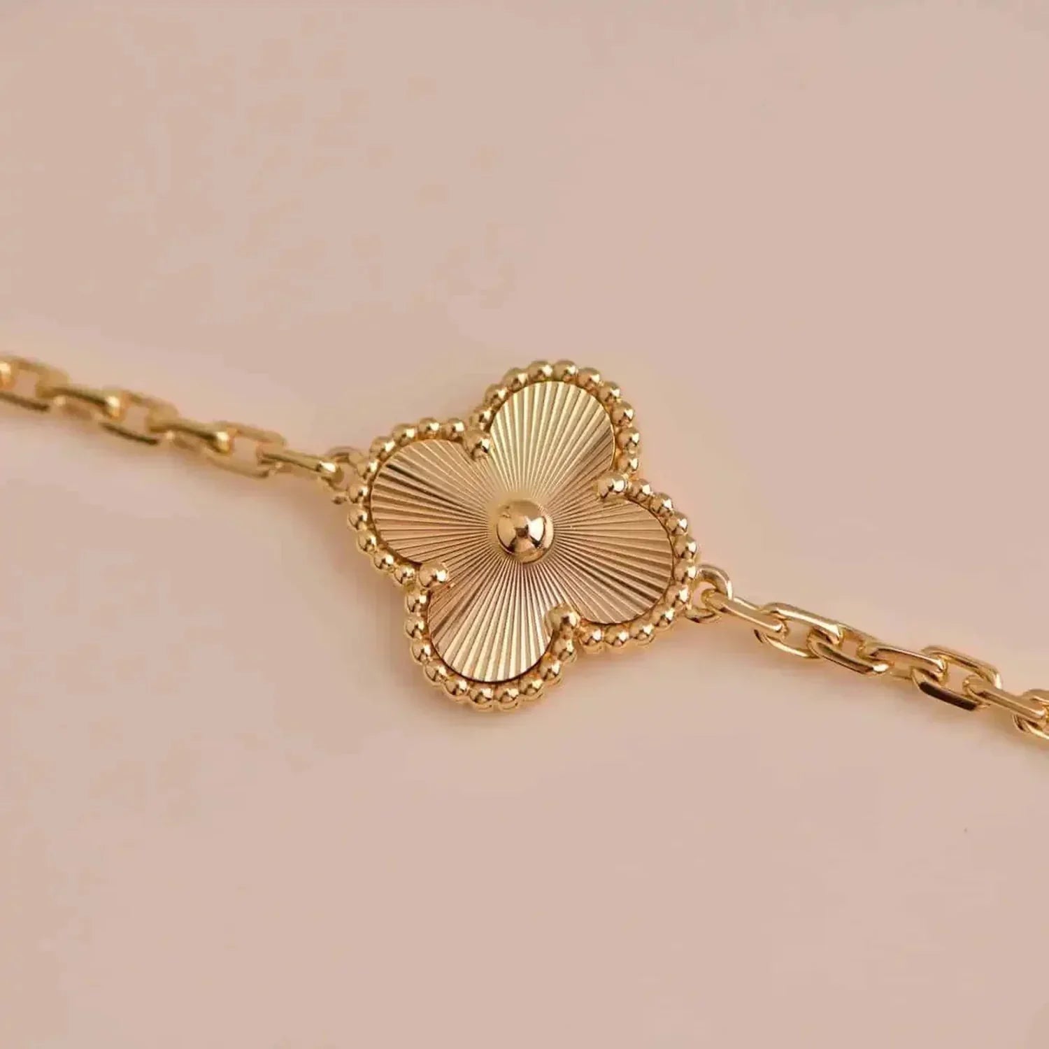 [Aurelle Style] CLOVER 5 MOTIF LASER BRACELET COLLECTION