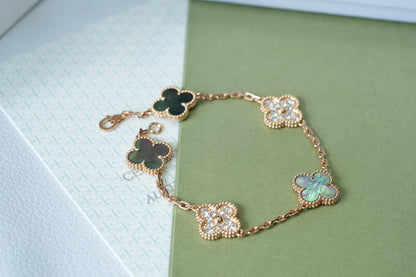 [Aurelle Style] CLOVER 5 MOTIF GRAY MOP BRACELET COLLECTION