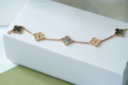 [Aurelle Style] CLOVER 5 MOTIF GRAY MOP BRACELET COLLECTION