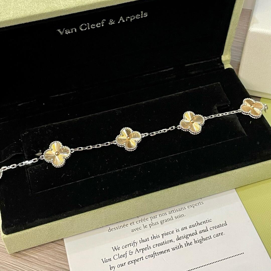 [Aurelle Style]CLOVER  5 MOTIFS  CHRISTMAS LIMITED EDITION BRACELET