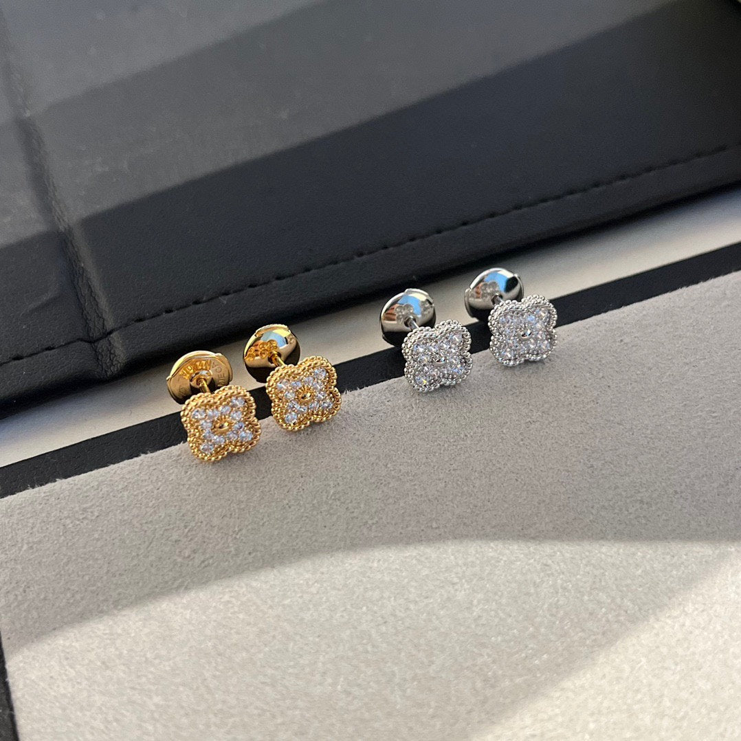 [Aurelle Style]CLOVER MINI DIAMOND STUD EARRINGS