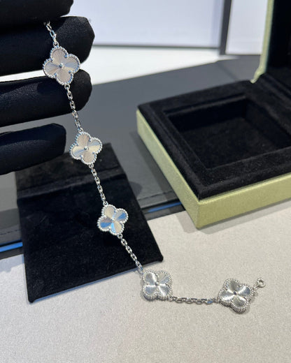 [Aurelle Style] CLOVER 5 MOTIF LASER BRACELET COLLECTION