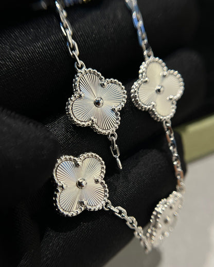 [Aurelle Style] CLOVER 5 MOTIF LASER BRACELET COLLECTION